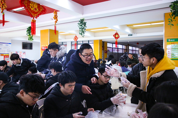 猜燈謎，鬧元宵—南京新華不一樣的元宵節(jié)
