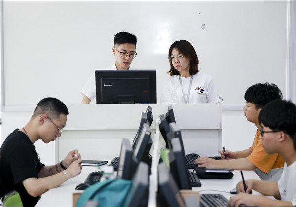 <a href=http://njxh.cn target=_blank class=infotextkey>高中</a>畢業(yè)考不上大學 學IT是好出路嗎？