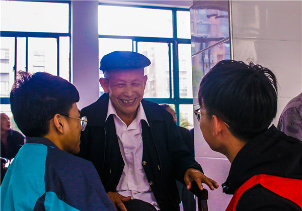 你我志愿心，傳遞敬老情——南京新華學子走進秣陵街道敬老院