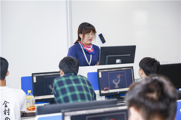在線(xiàn)參觀線(xiàn)上報(bào)名，搶占春季班熱門(mén)<a href=http://njxh.cn target=_blank class=infotextkey>專(zhuān)業(yè)</a>名額