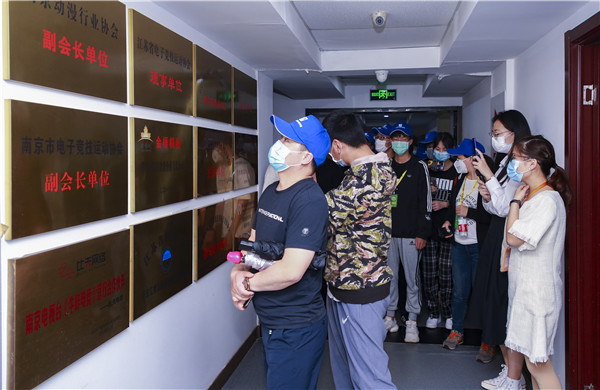 【南京新華五一試學(xué)營】試學(xué)火爆，歡迎新同學(xué)來到南京新華~