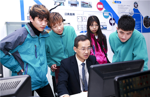 2020年男生學什么技術(shù)好，看看未來十年最緊缺職業(yè)