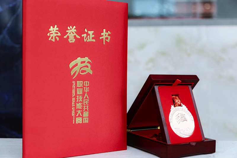 聚焦兩會(huì) | 新華互聯(lián)網(wǎng)+教育助力鄉(xiāng)村振興！