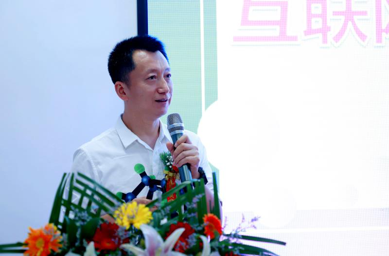 傳遞向上力量！新華電腦學(xué)?！独蠋焷砹恕?月繼續(xù)開講！