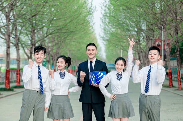 初中生學(xué)什么<a href=http://njxh.cn target=_blank class=infotextkey>專(zhuān)業(yè)</a>好，有發(fā)展前途？