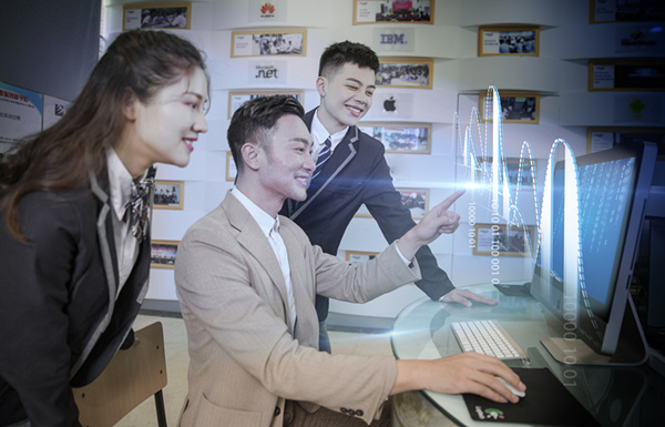 中考“五五分流”，考不上<a href=http://njxh.cn target=_blank class=infotextkey>高中</a>該何去何從？