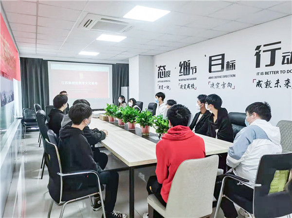 企業(yè)招聘進(jìn)校園，助力學(xué)生高質(zhì)量就業(yè)