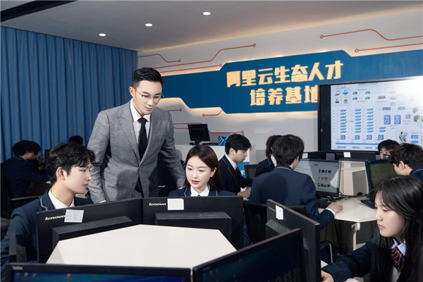 為什么新職教法引起社會(huì)熱議，新華帶你了解