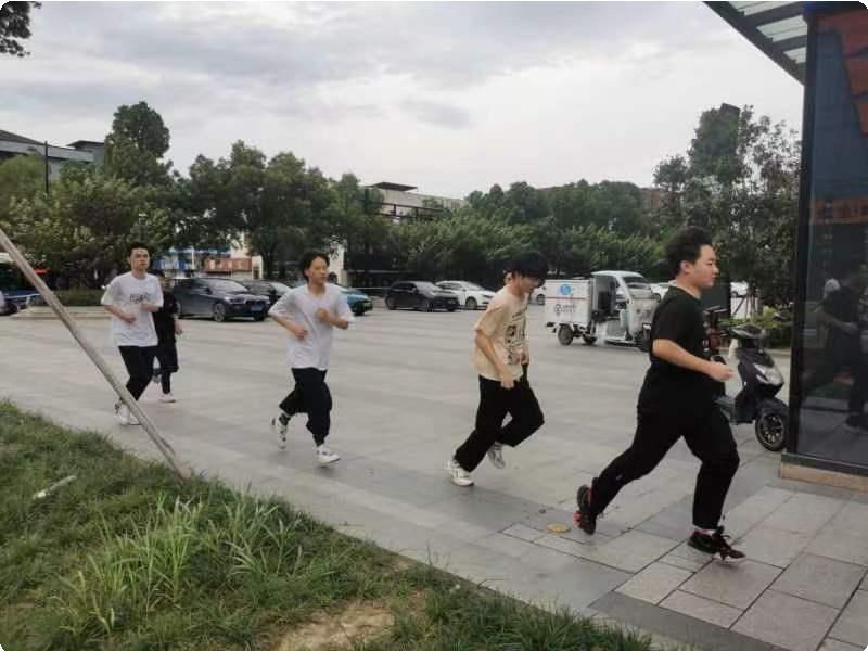 “玩轉(zhuǎn)熱愛，競無止境”|新華互聯(lián)網(wǎng)科技2022電競青訓(xùn)營正式開營！
