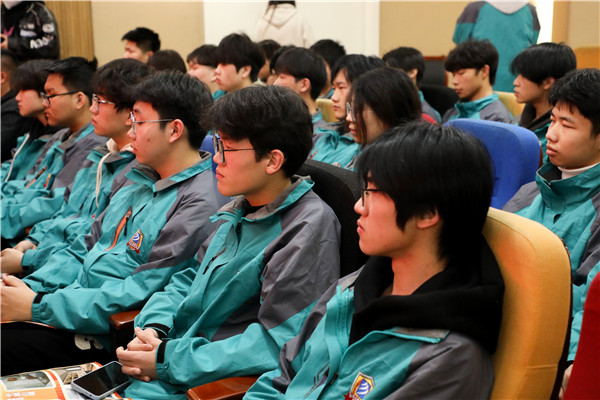 家校同心，共育英才| 南京新華3ds max階段課程結(jié)課答辯分享會暨家長見證會