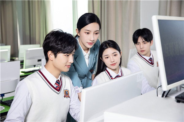 考不上<a href=http://njxh.cn target=_blank class=infotextkey>高中</a>，女生學(xué)什么好？