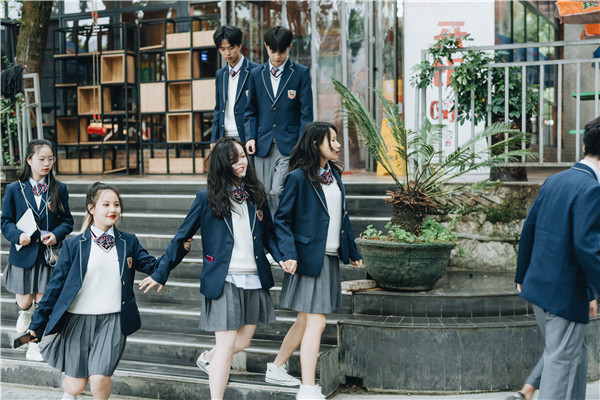 小孩兒初三了學(xué)習(xí)成績不理想，是上普高還是上職中學(xué)一門技術(shù)？