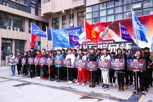 理實結(jié)合，新華學(xué)子展現(xiàn)專業(yè)電競風(fēng)采！