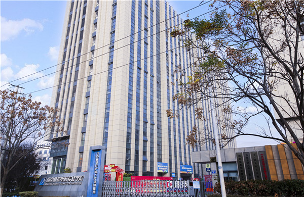 在線參觀線上報(bào)名，搶占春季班熱門專業(yè)名額！