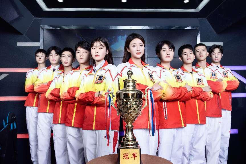 王者爭霸 限定名額！LGD俱樂部明星成員來新華啦！快來一戰(zhàn)高低