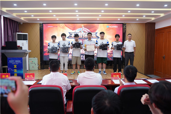 恭喜！我校學(xué)生代表隊榮獲2023 年“迎亞運(yùn)”新華電腦教育王者榮耀電競對抗賽亞軍